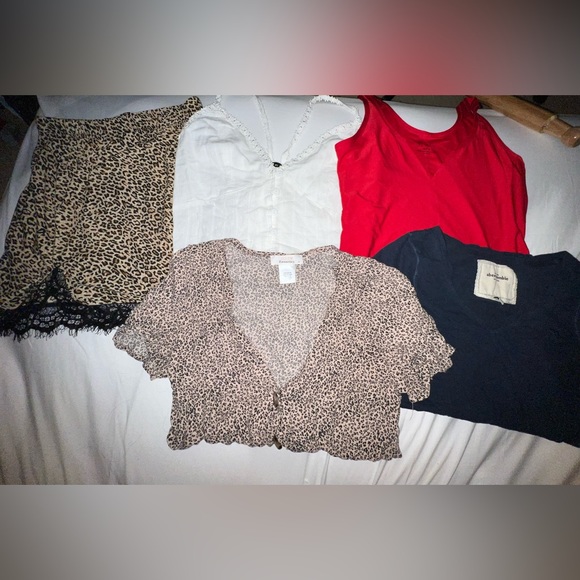 Various Clothes - Picture 1 of 5